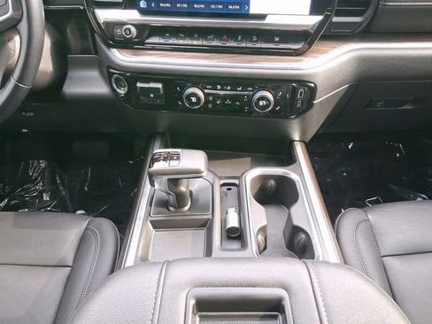 Used 2022 Chevrolet Silverado 1500 LT Trail Boss w/ LT Trail Boss Premium Package image 3