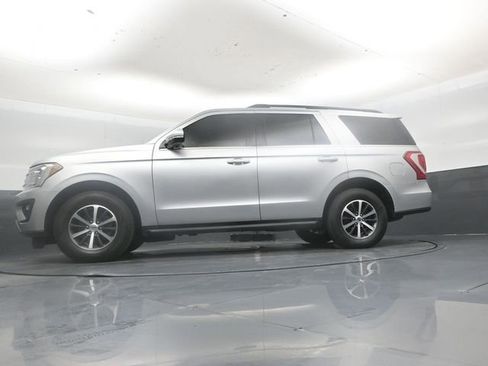 Used 2019 Ford Expedition XLT w/ Equipment Group 201A AWD/4WD image 46