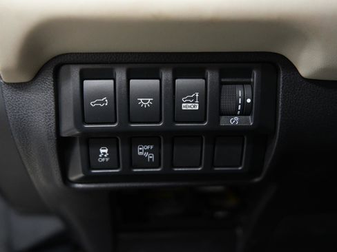 Used 2020 Subaru Ascent Limited w/ Technology Package image 29