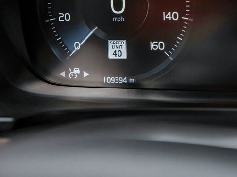 Used 2017 Volvo S90 T6 Inscription w/ Vision Package image 27