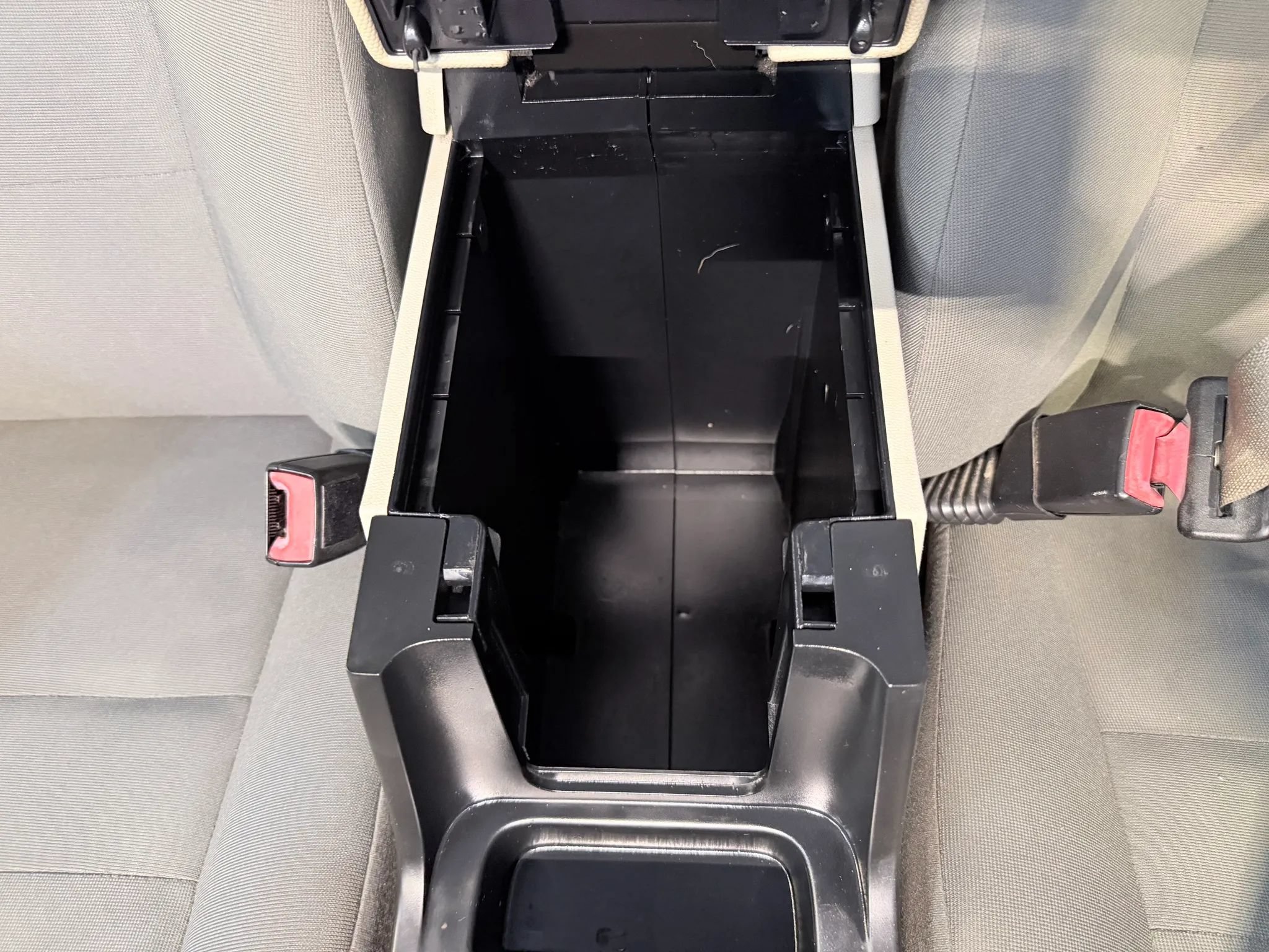 Used 2010 Ford Escape XLS FWD image 25