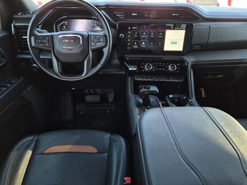 Used 2024 GMC Sierra 1500 AT4 w/ Technology Package AWD/4WD image 17