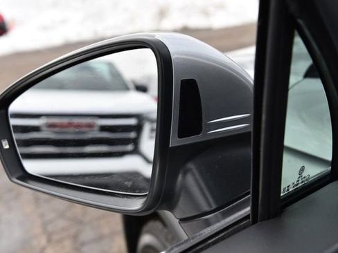 Certified 2024 Volkswagen Tiguan SE image 10