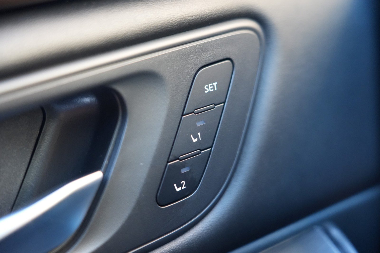 Used 2023 Nissan Rogue SL w/ SL Premium Package FWD image 17