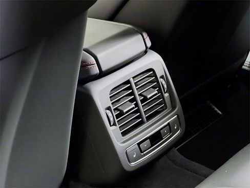 New 2026 Audi RS e-tron GT Base image 24