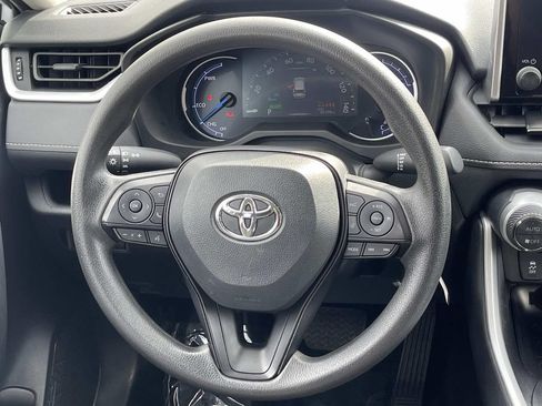 Used 2025 Toyota RAV4 LE AWD/4WD image 10
