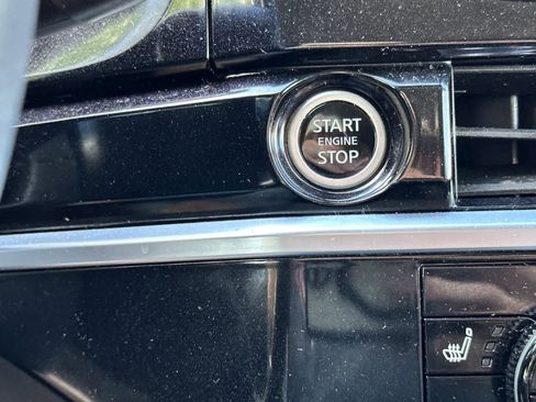 Used 2023 Nissan Pathfinder SL FWD image 28