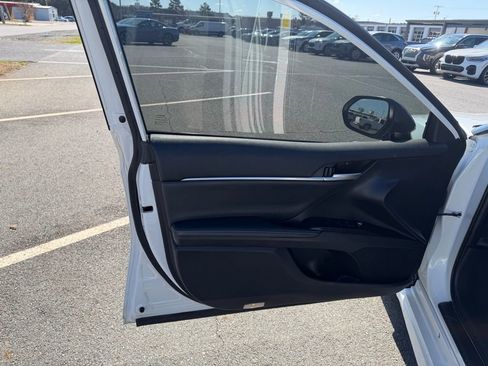 Used 2023 Toyota Camry XSE image 12