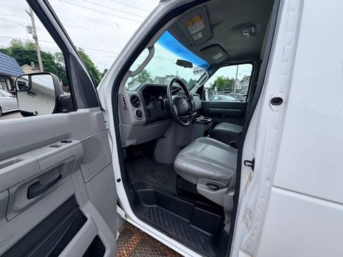 Used 2014 Ford E-350 and Econoline 350 Extended Super Duty w/ Power Group RWD image 43