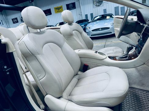 Used 2009 Mercedes-Benz CLK 350 Cabriolet image 25