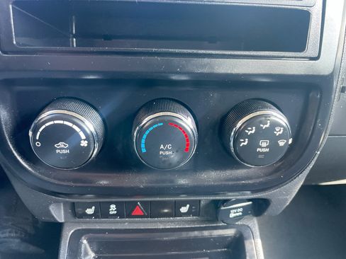 Used 2014 Jeep Patriot Latitude image 18