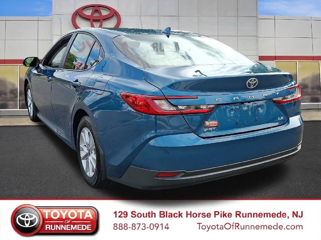 Used 2025 Toyota Camry LE w/ Convenience Package FWD image 4