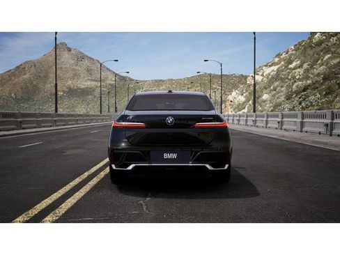 Used 2026 BMW i7 xDrive60 w/ Executive Package AWD/4WD image 5
