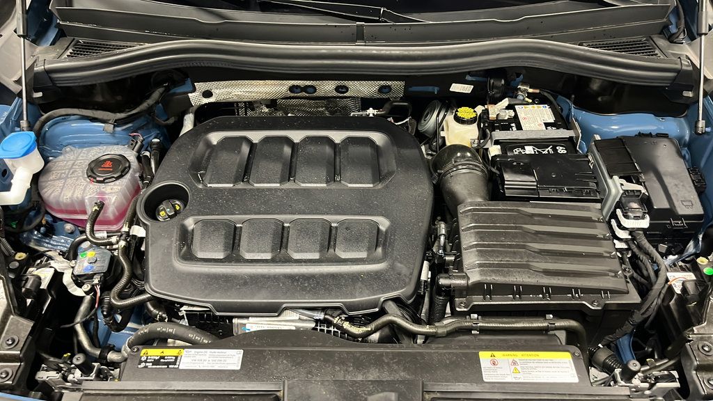Used 2025 Volkswagen Tiguan SEL R-Line AWD/4WD image 27