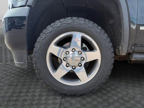 Used 2017 GMC Sierra 2500 SLT w/ All Terrain HD Package image 11