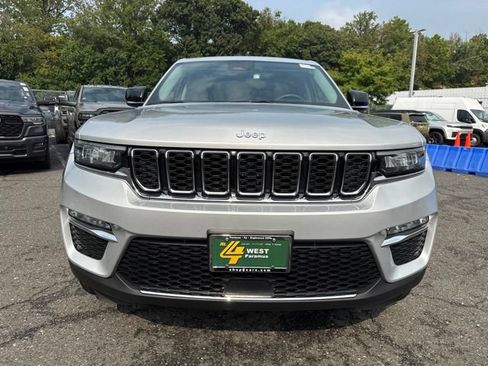 Used 2024 Jeep Grand Cherokee Limited AWD/4WD image 2