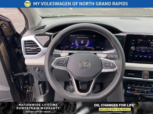 New 2026 Volkswagen Taos SE AWD/4WD image 9