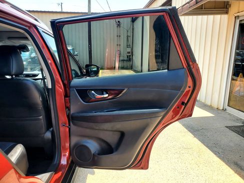 Used 2019 Nissan Rogue SL w/ Premium Package AWD/4WD image 26