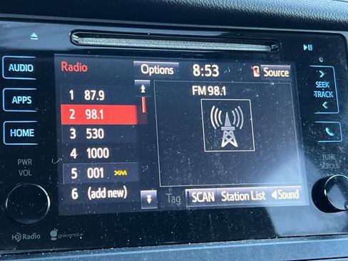 Used 2015 Toyota Sienna XLE FWD image 21