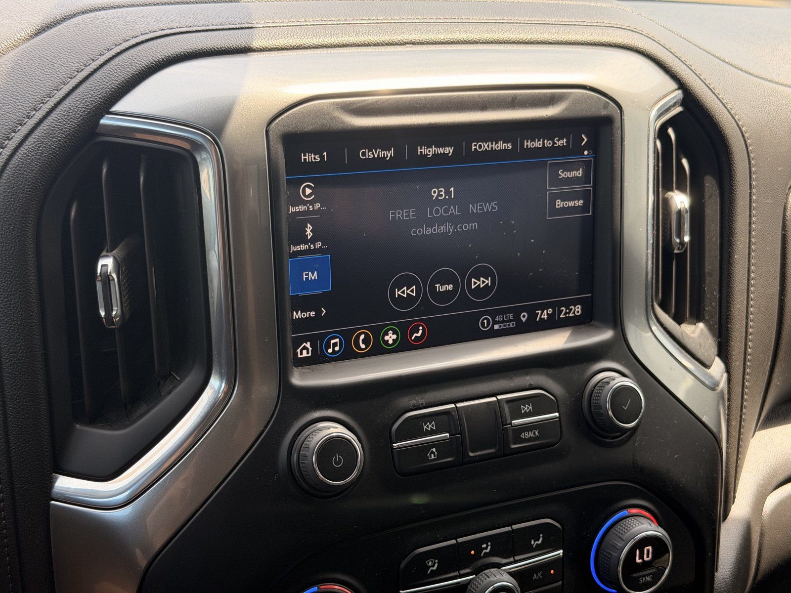 Used 2022 Chevrolet Silverado 1500 LT AWD/4WD image 23