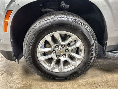 Used 2025 Chevrolet Tahoe LT RWD image 33
