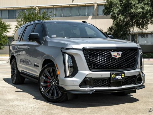 Used 2025 Cadillac Escalade V w/ LPO, Floor Liner Package AWD/4WD image 24