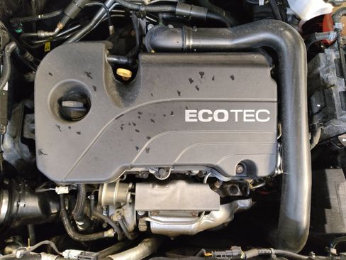 Used 2021 Chevrolet Equinox LS FWD image 30
