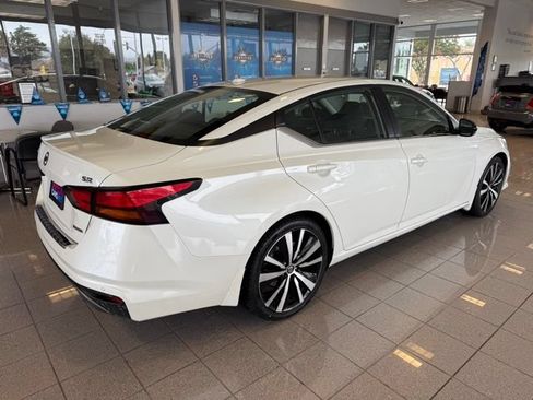 Used 2022 Nissan Altima 2.0 SR FWD image 3