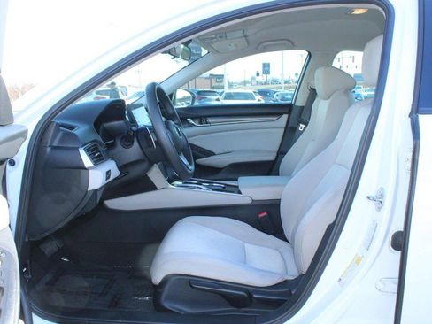 Used 2018 Honda Accord Sedan image 9