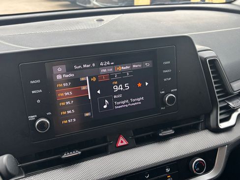 Used 2025 Kia Sportage LX image 20