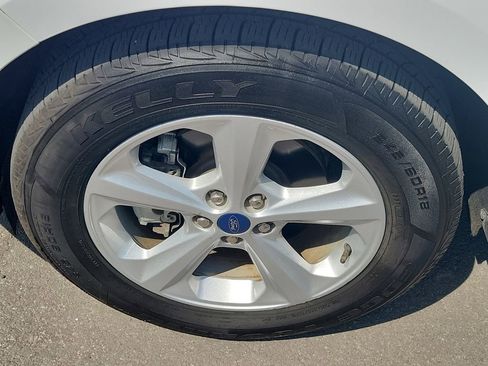 Used 2020 Ford Edge SE FWD image 9