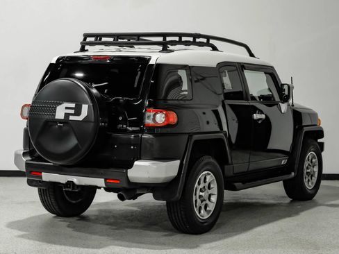 Used 2013 Toyota FJ Cruiser 4WD w/ Upgrade Pkg image 6