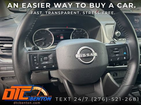 Used 2025 Nissan Rogue SV FWD image 17