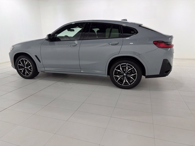 Certified 2024 BMW X4 xDrive30i w/ Premium Package AWD/4WD image 2