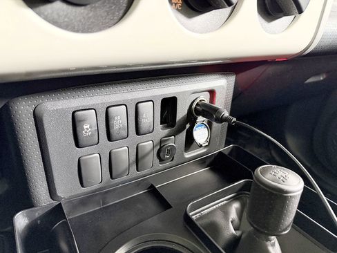 Used 2013 Toyota FJ Cruiser 4WD image 48