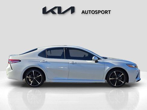 Used 2020 Toyota Camry XSE image 7