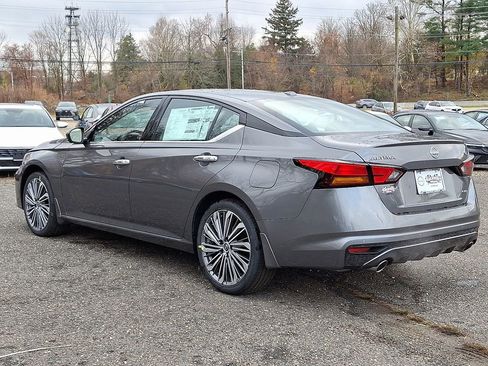 New 2025 Nissan Altima 2.5 SL AWD/4WD image 4