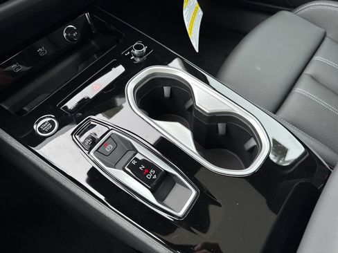 New 2026 Audi A6 Premium Plus AWD/4WD image 18