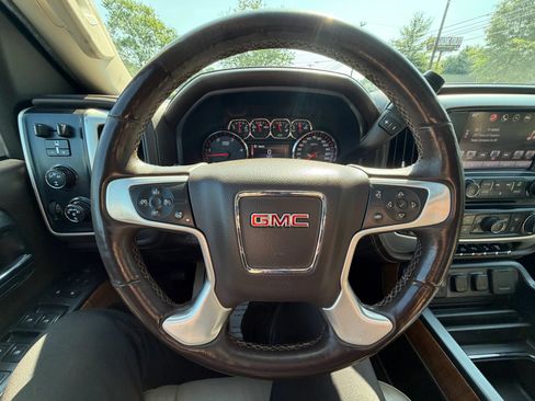 Used 2016 GMC Sierra 2500 SLT w/ Duramax Plus Package AWD/4WD image 29