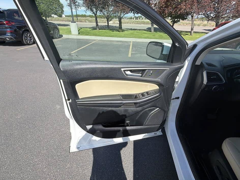 Used 2022 Ford Edge SEL w/ Convenience Package AWD/4WD image 9