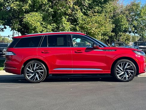 Certified 2025 Lincoln Aviator Black Label image 8