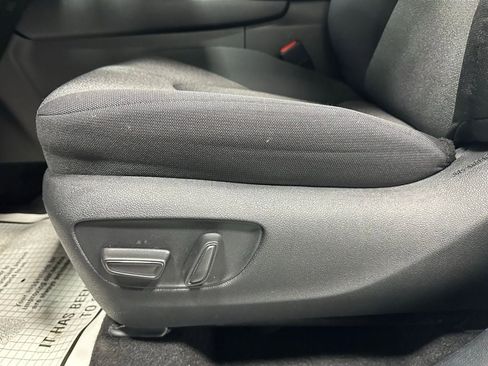 Used 2025 Toyota Grand Highlander AWD image 12