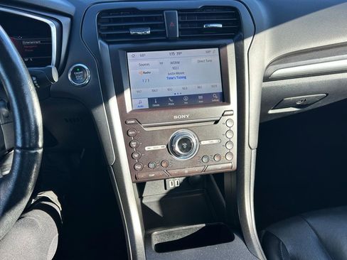 Used 2020 Ford Fusion Titanium AWD/4WD image 4