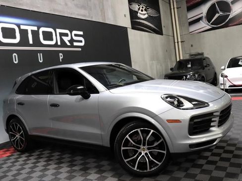 Used 2021 Porsche Cayenne image 11