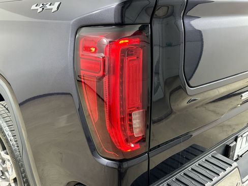 Used 2024 GMC Sierra 1500 SLT w/ SLT Premium Plus Package AWD/4WD image 12