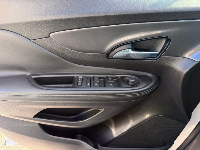 Certified 2020 Buick Encore Preferred FWD image 29