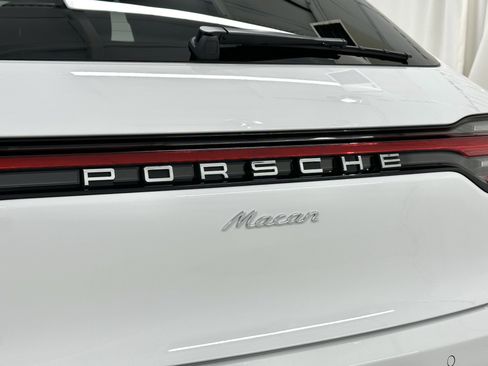 Certified 2025 Porsche Macan image 60
