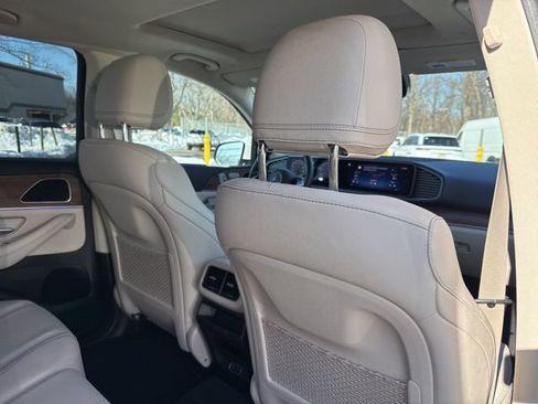 Used 2025 Mercedes-Benz GLE 350 4MATIC image 25