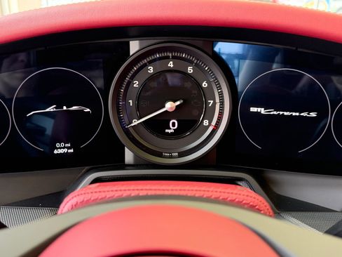 Used 2024 Porsche 911 Carrera 4S image 39