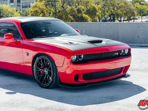 Used 2016 Dodge Challenger SRT Hellcat RWD image 48